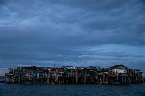 Bulakan sinking; world.